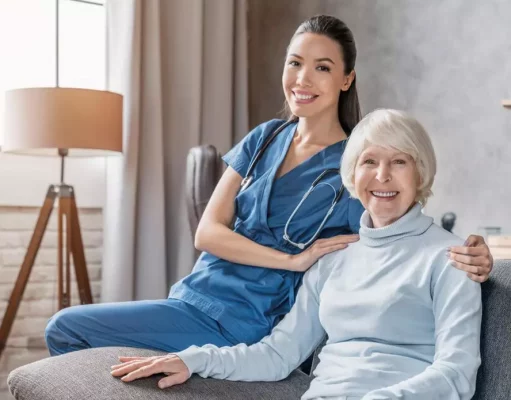 Clínica oferece vaga de emprego para Cuidador