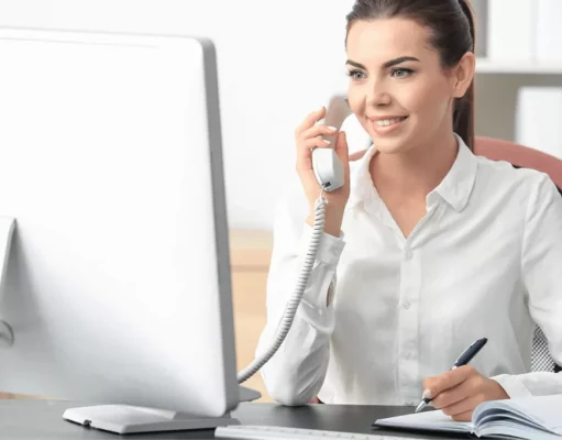 Com salário de R$1.900,00 Clinica de Estética contrata Recepcionista