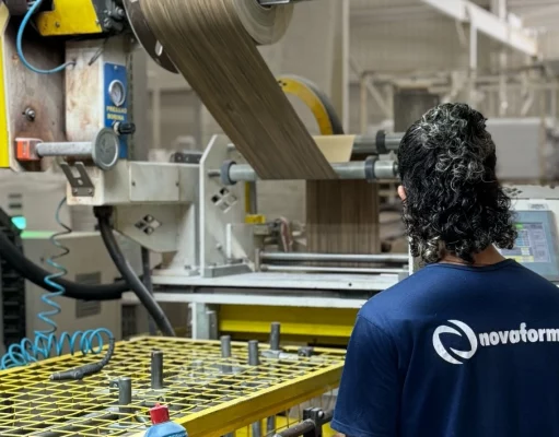 Fábrica Novaforma Plásticos abre vagas para Auxiliar de Montagem